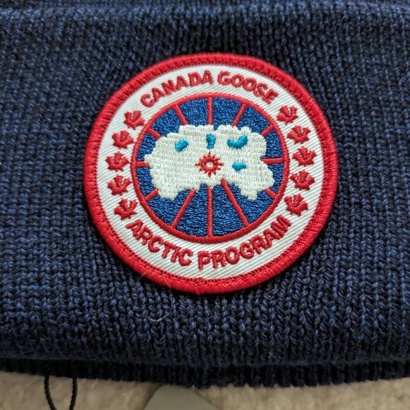 Canada Goose Arctic Toque - Merino Wool - Beanie, Navy Heather - Picture 4 of 8